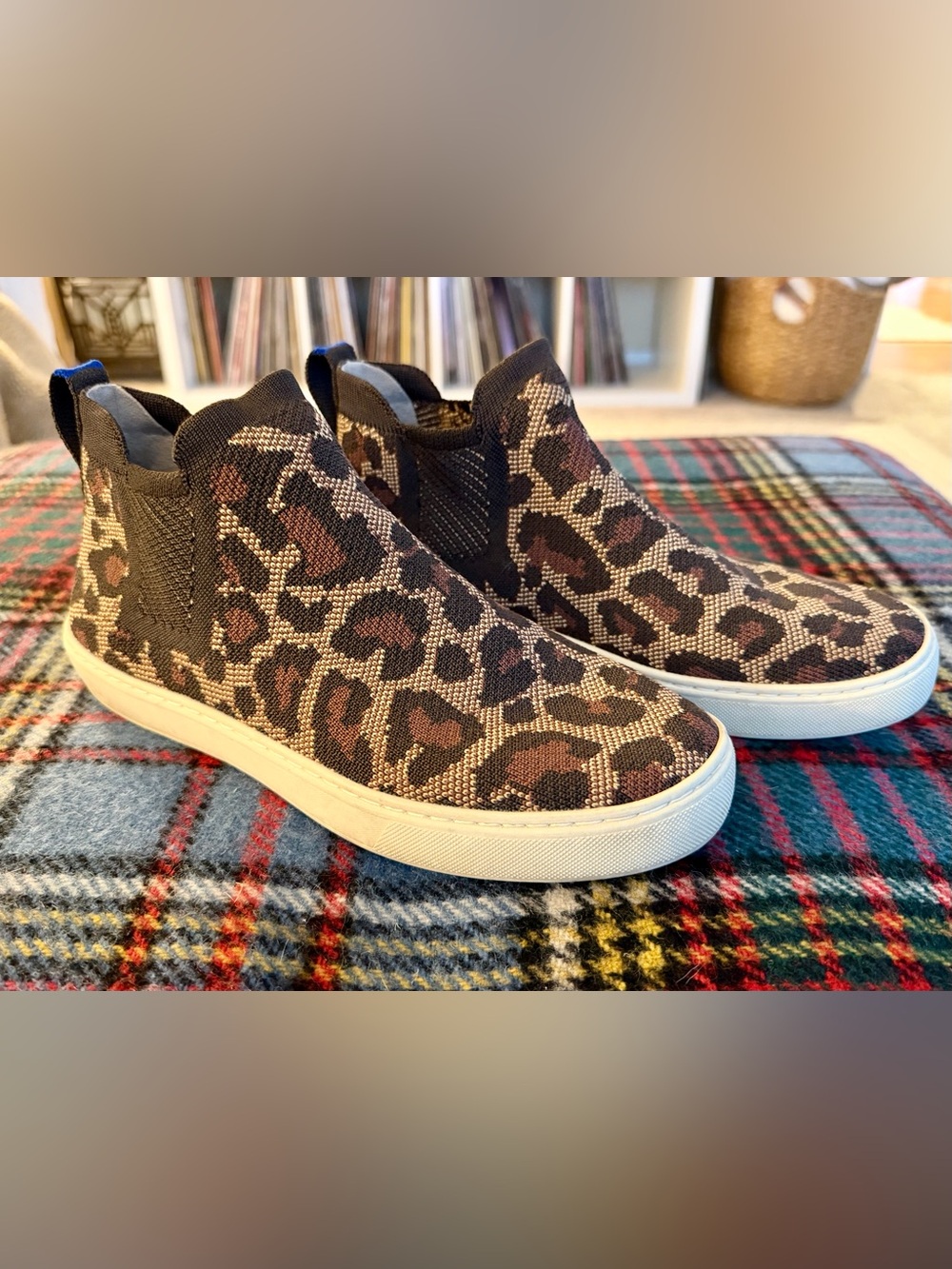 Rothy’s Size 8 The Chelsea Knit Wildcat Slip On Booties